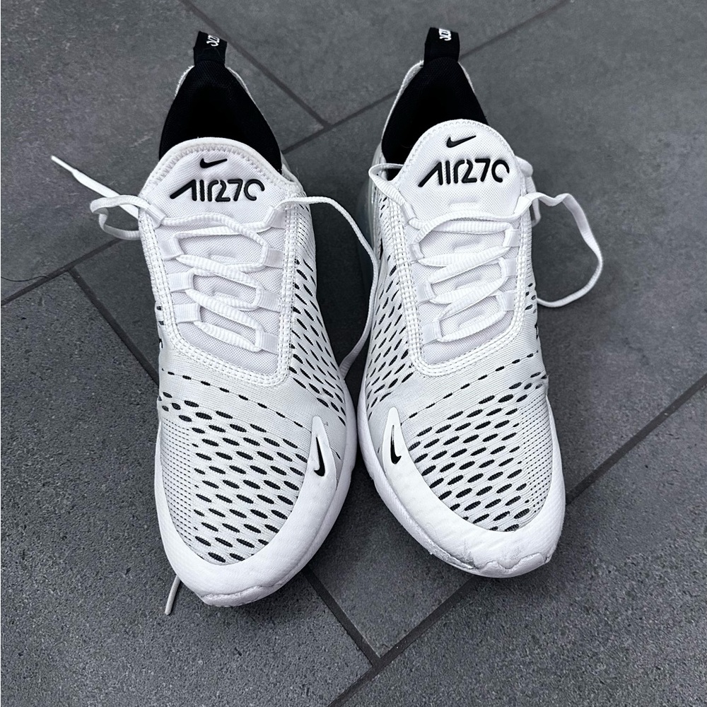 Nike Air Zoom Women's  White Athletic Shoes size 9 in EUC.